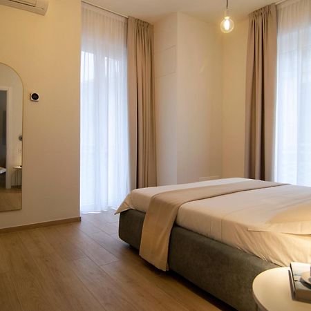Gigi Suites&Apartments Stresa Bagian luar foto