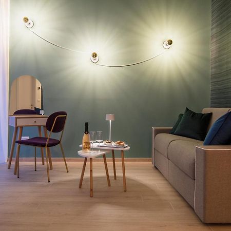 Gigi Suites&Apartments Stresa Bagian luar foto