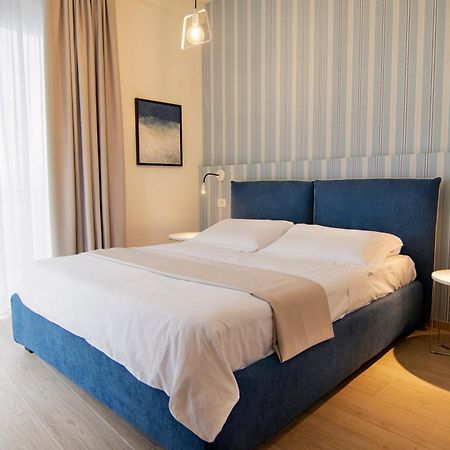 Gigi Suites&Apartments Stresa Bagian luar foto