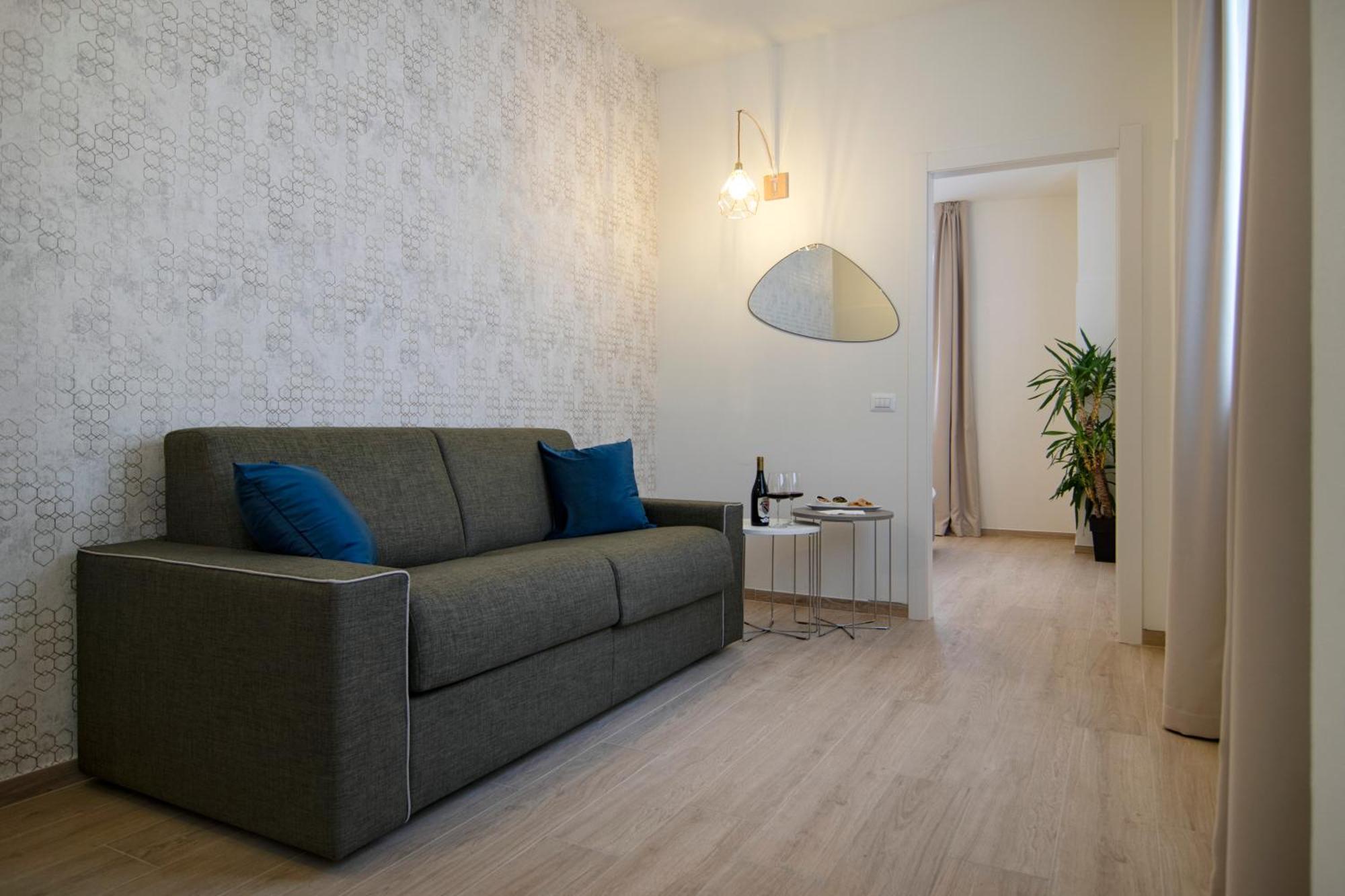 Gigi Suites&Apartments Stresa Bagian luar foto