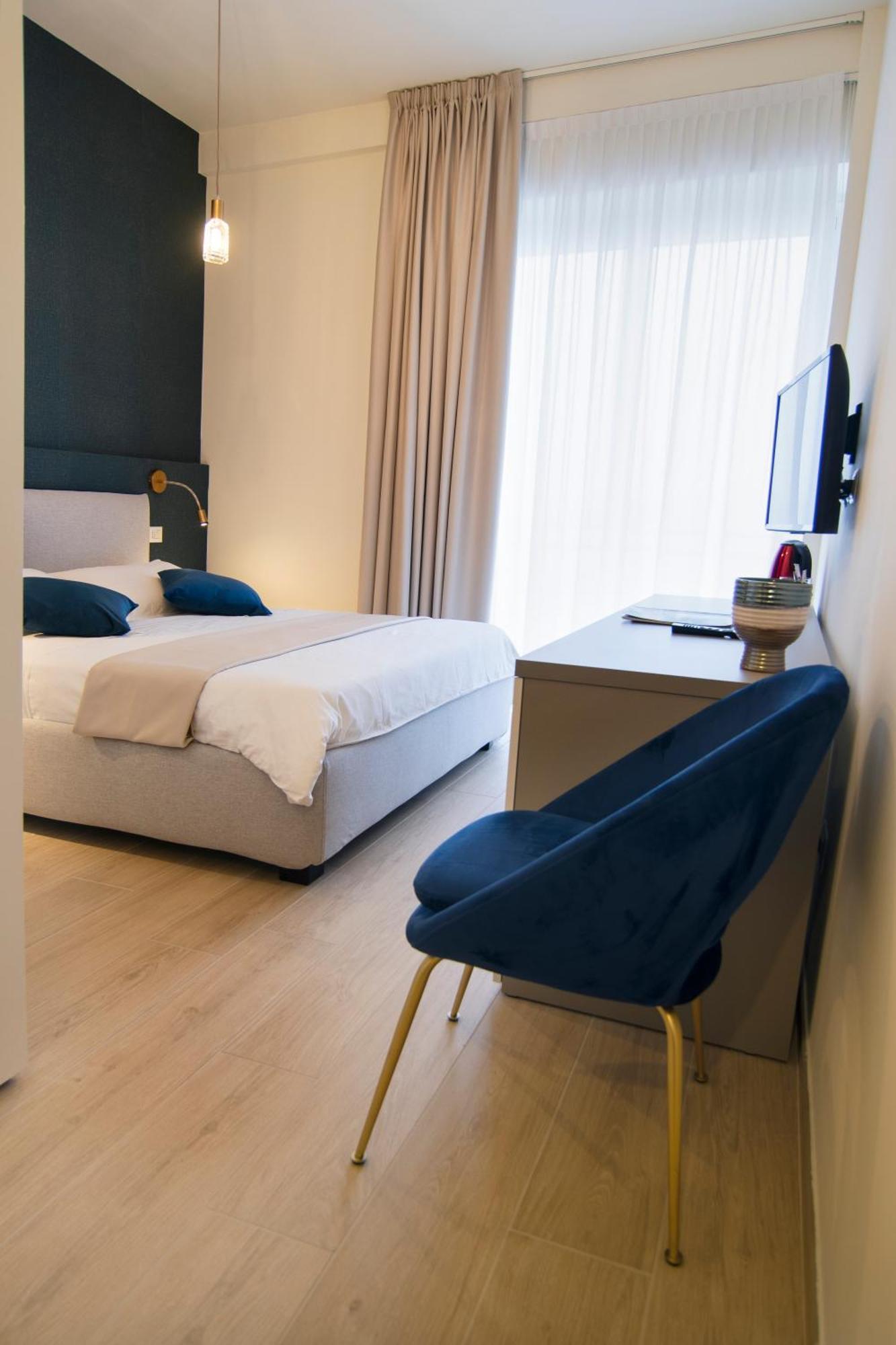 Gigi Suites&Apartments Stresa Bagian luar foto