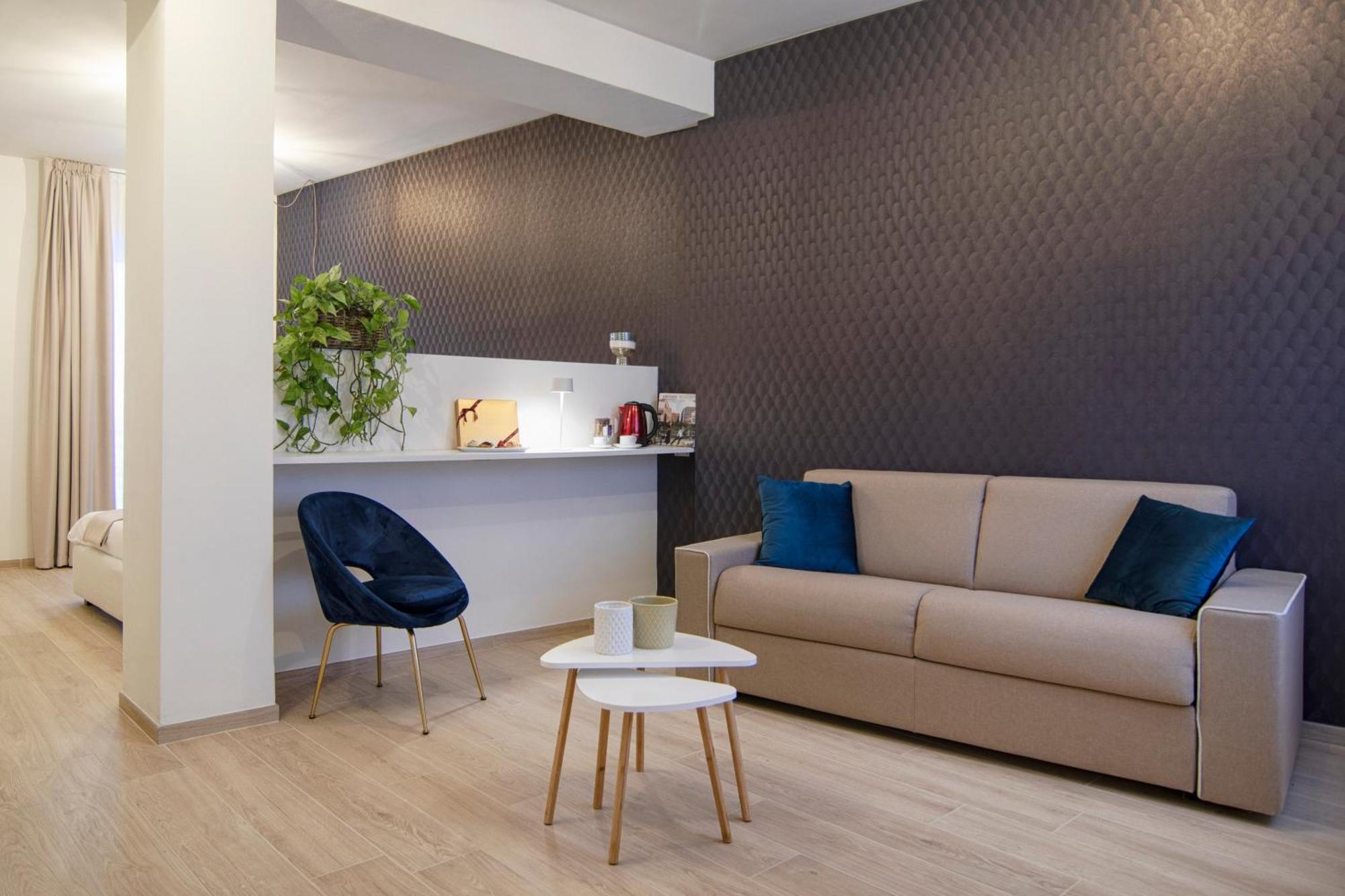 Gigi Suites&Apartments Stresa Bagian luar foto