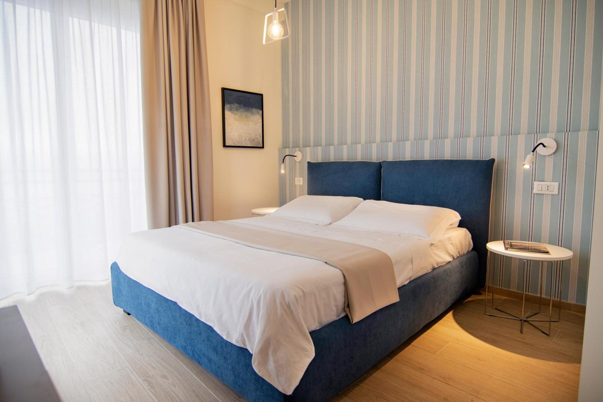 Gigi Suites&Apartments Stresa Bagian luar foto
